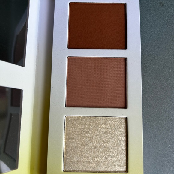 BRAND NEW Beauty Bakerie Lemon Bar Face Pallete - Picture 4 of 4